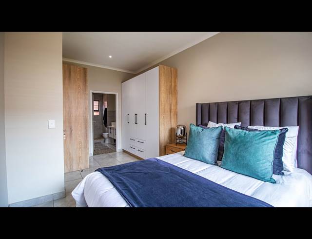 3 BEDROOM SIMPLEX FOR SALE IN OLYMPUS AH